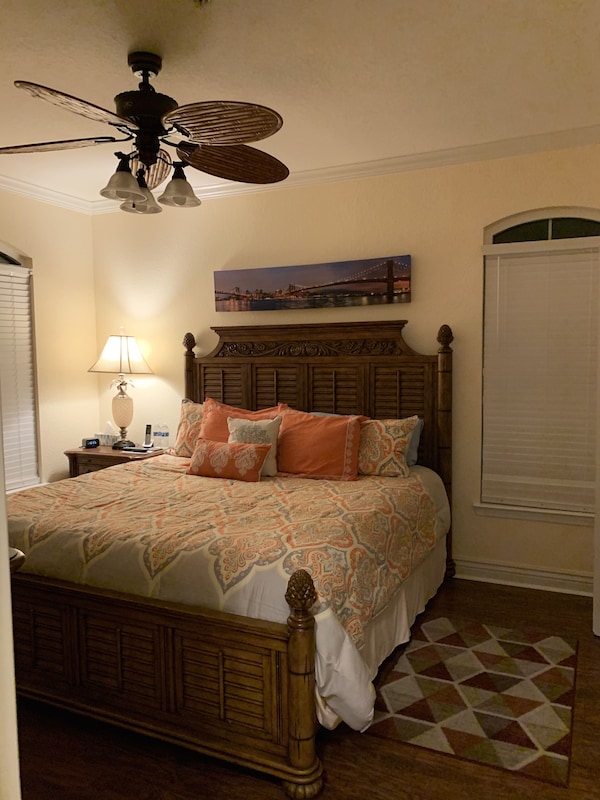 ***  2 Bd, 2 Bath  Luxury 5 Star Italian  Resort, On The Hedge Of The  Tampa Bay - Clearwater, FL
