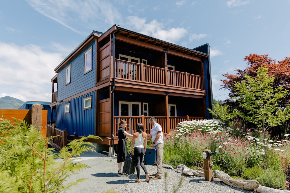 Pluvio Restaurant And Rooms - Ucluelet