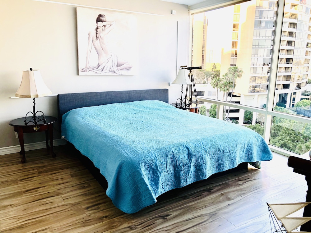 Luxury 1 BD & 1BR with Fantastic marina view - Los Angeles, CA