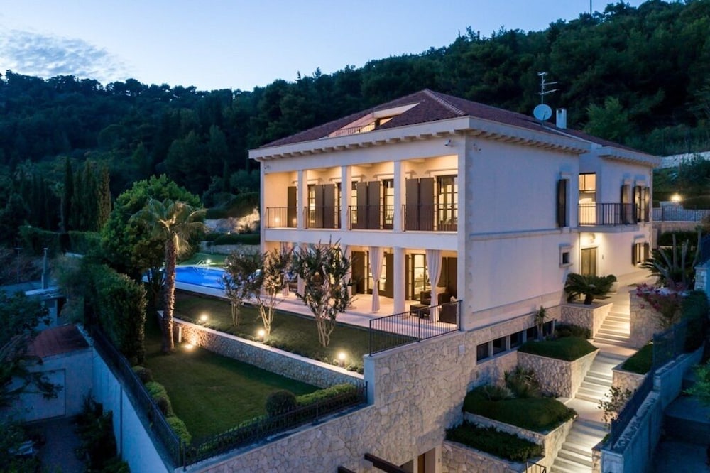 Exclusive Villa Marnano - Split Center. 5 Min From The Beach And The Center ! - Split