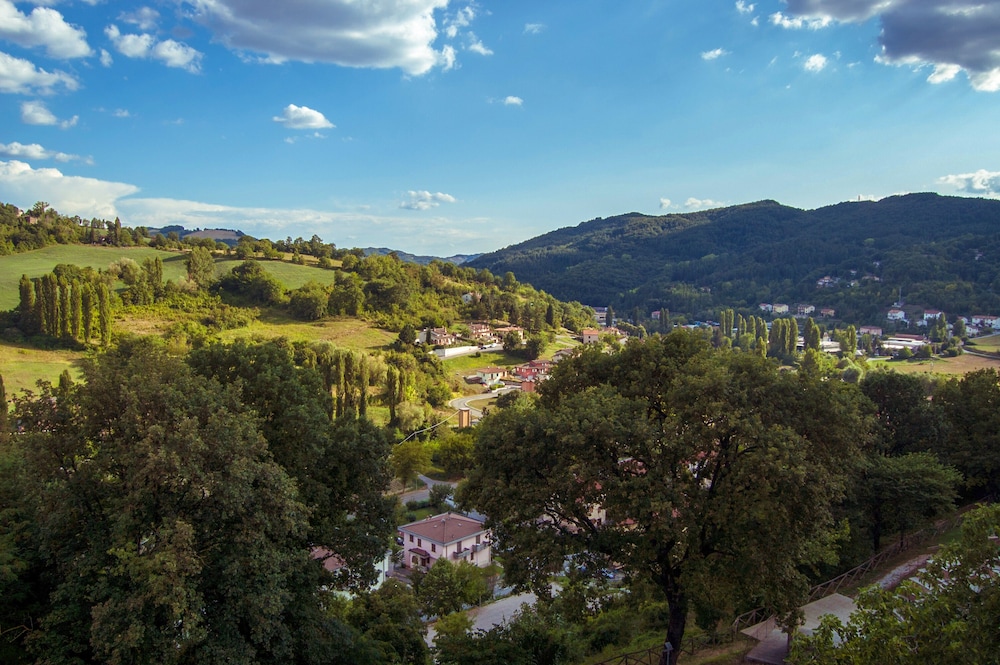 Grazioso Appartamento Nel Centro Storico Del Paese Con Vista Sulle Colline Umbre - Provincia di Perugia