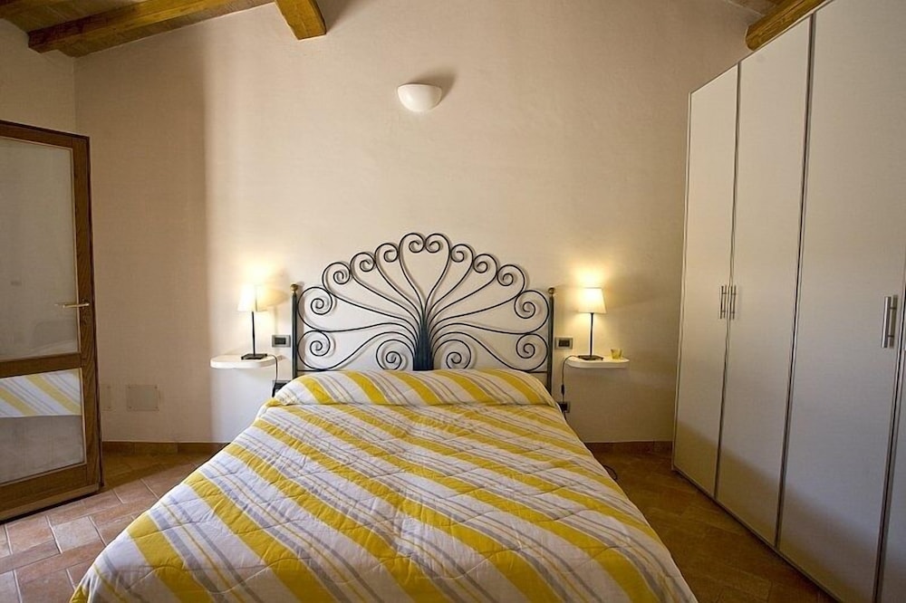 Nice House, With Air Condition And Garden In Schiopparello - Elba