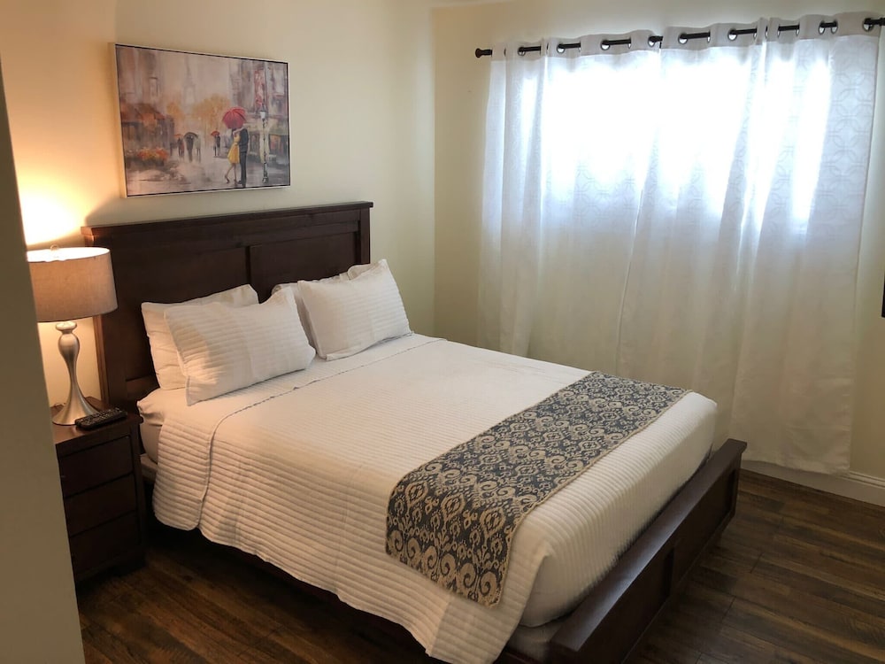Segura: Sleep 8.cozy And Comfortable. - Santa Fe Station Hotel and Casino