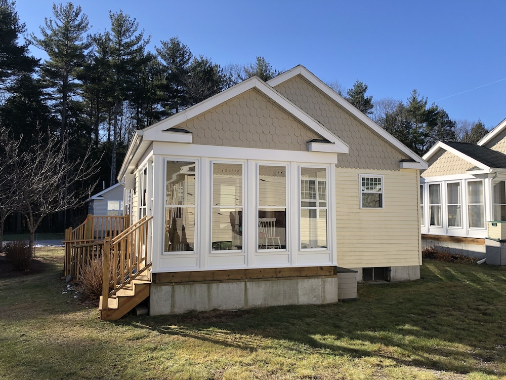Beautifully Updated Cottage! - Maine