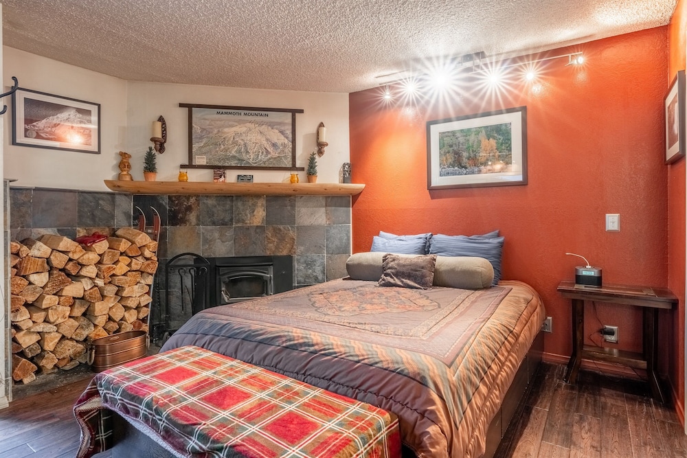 Upscale Accommodations-down To Earth Price - Mammoth Lakes