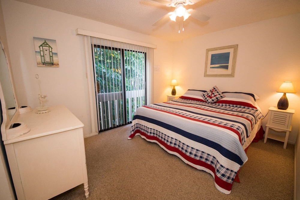A Lovely 2 Bed And 2 Bath Property Just Moments From The Beach - Anna Maria Island, FL