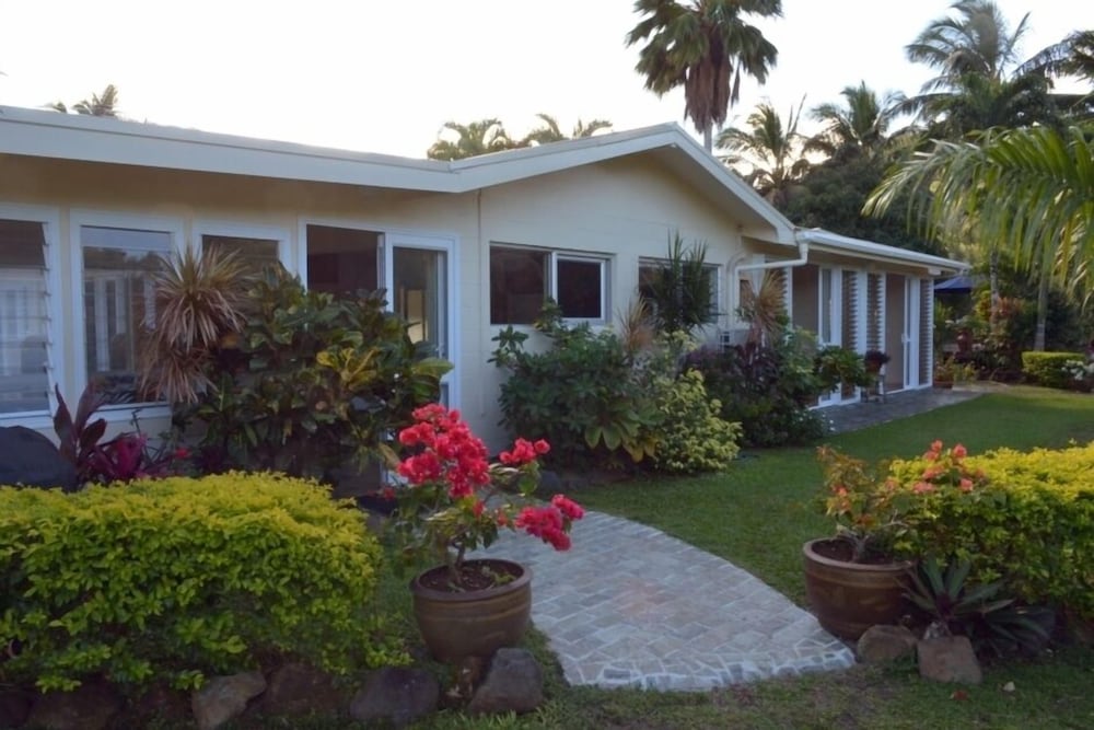Ideal For Families Or Groups Of 8 Guests - Rarotonga