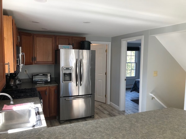 4 Br, 3 Bath  Close Walk To Everything! 1\/2 Mile To Center 8\/10 To Beach - Ogunquit, ME