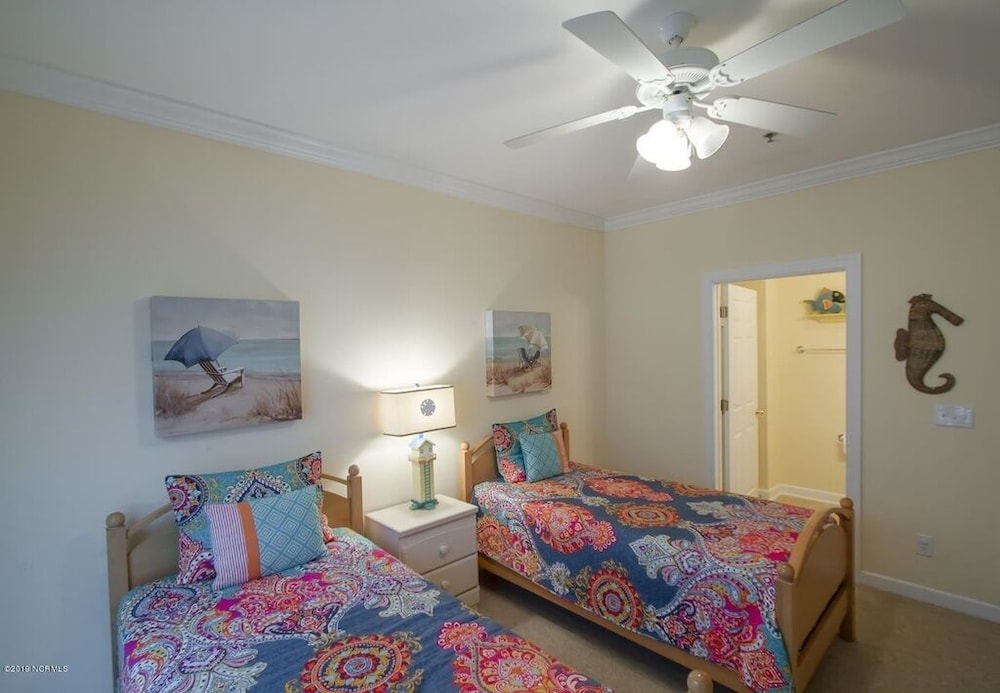 Vacation In This Tranquil Coastal Condo Minutes From The Sand & Sound Of Oib!! - Ocean Isle Beach, NC