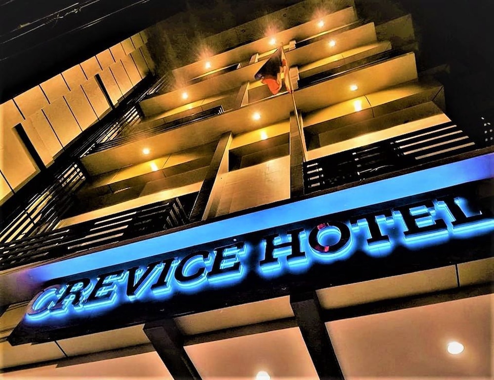 Crevice Hotel - Davao City