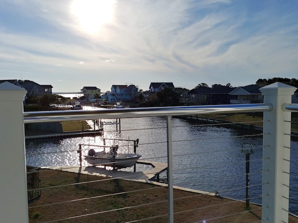 Luxury Waterfront Home With Gourmet Chefs Kitchen & Relaxing Sunsets - Nags Head