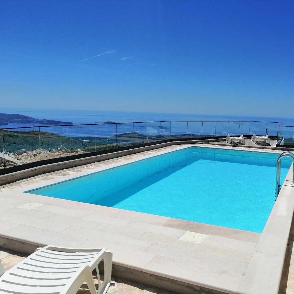 Escape To Dubrovnik Heights: Your Serene Retreat Above The Adriatic Sea - Mlini