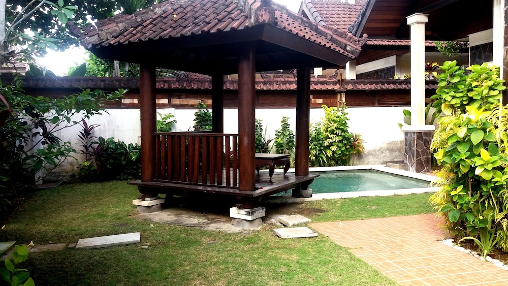 Family Villa With Private Pool & Garden, 2br, Kitchen, Living Room And Free Wifi - Jimbaran