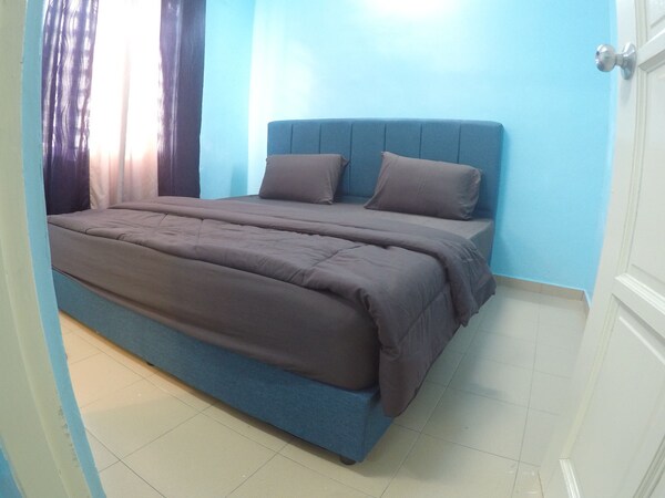 Exclusive Homestay At Seri Iskandar With 4 Bedroom - Seri Iskandar