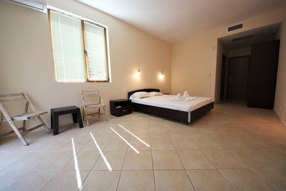 Midia Apartments - Appartement Confortable Pour 6 Adultes - Nessebar