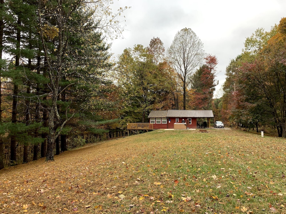 Ridgetop Cabin Featuring Spa, Sun Room, Fireplace And Deck With Panoramic Views. - Tar Hollow State Park, Laurelville