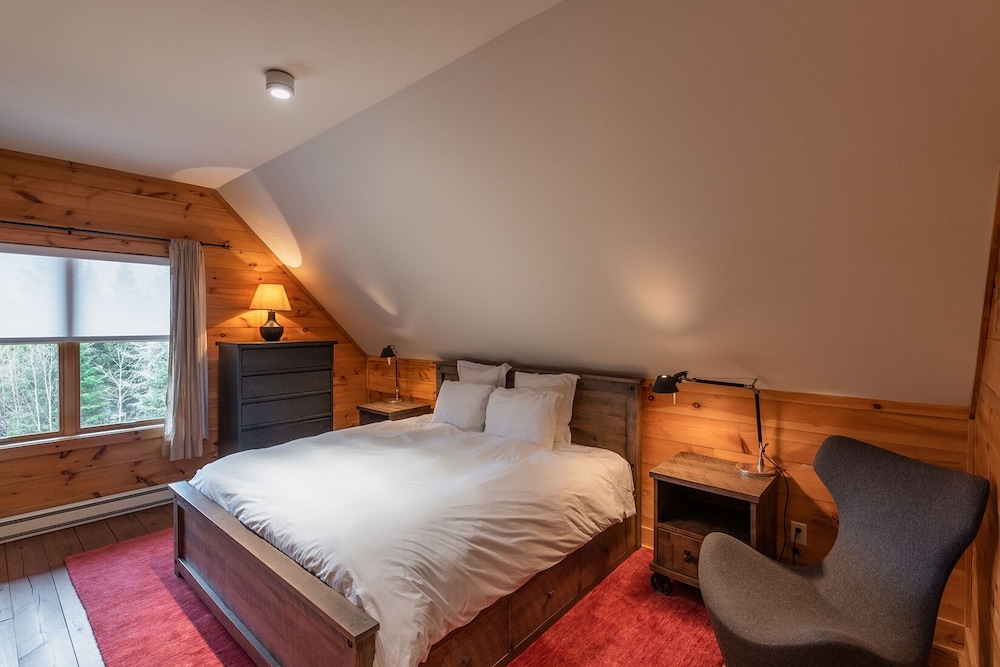 Cote Nord Tremblant Designer Luxury Log Cabin - Laurentides