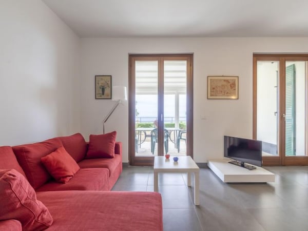 Vacation Home Col Di Rodi In Sanremo - 4 Persons, 2 Bedrooms - Bordighera