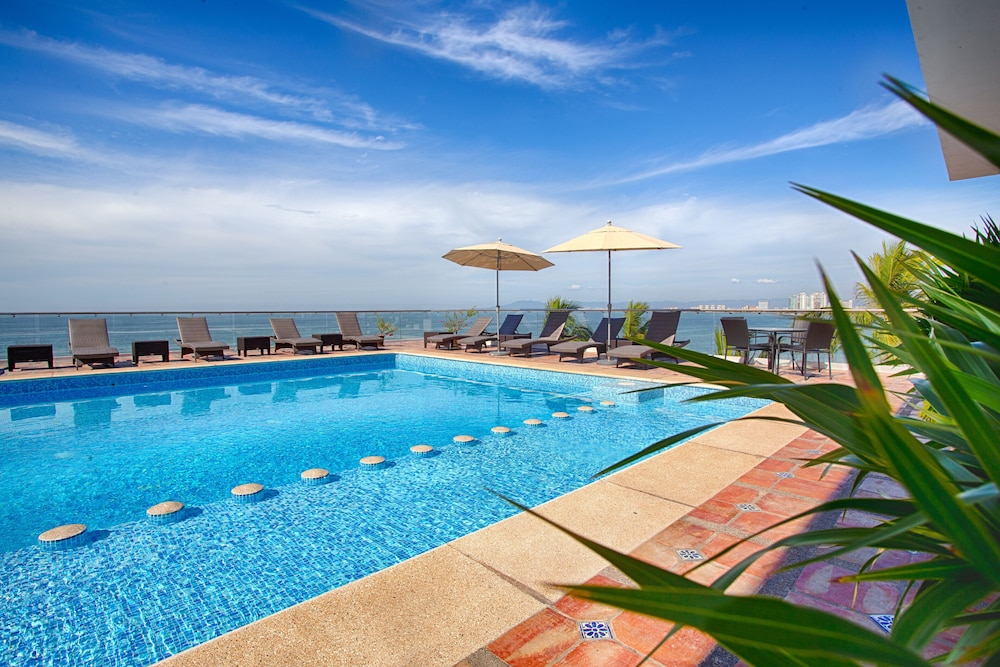 The Paramar Beachfront Boutique Hotel With Breakfast Included - Downtown Malecon - Puerto Vallarta