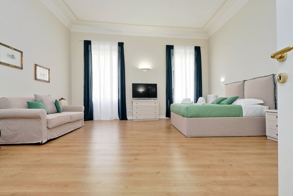 Luxury Apartment For Up 12 People In The Center Of  Rome - Monti