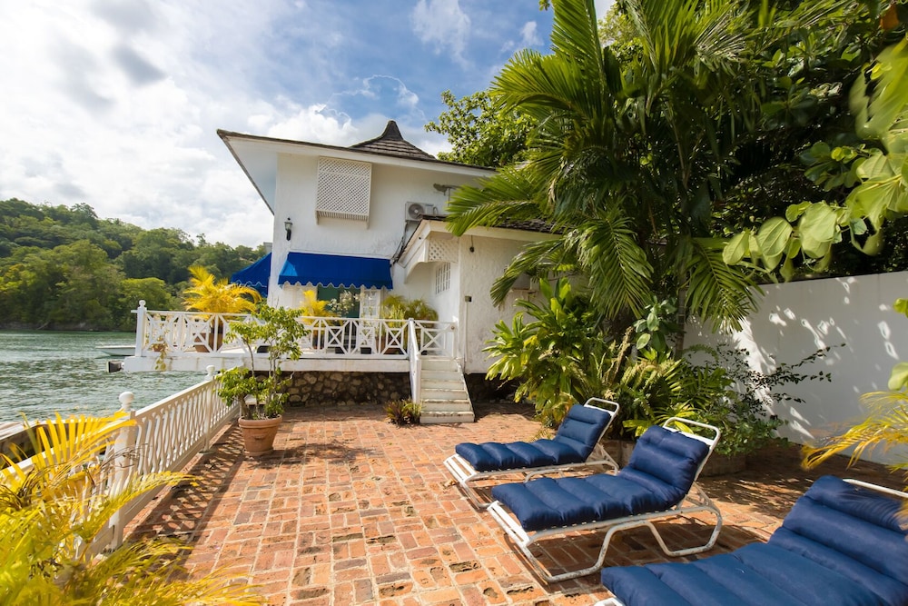 A Villa Experience Like No Other! - Jamaica