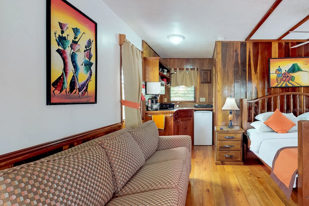 Perfect For Large Groups - Five Cabanas W/ Private Pool, Wifi-walk To The Beach - Belize