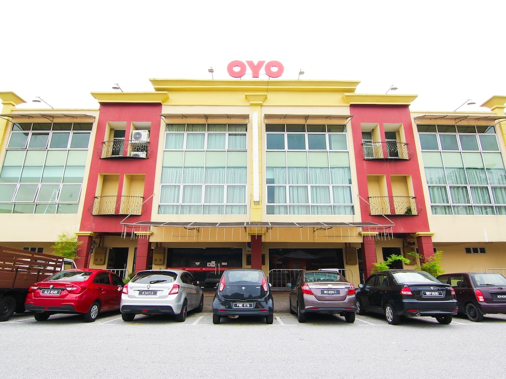 Oyo 11343 Hotel Putra Iskandar - Seri Iskandar