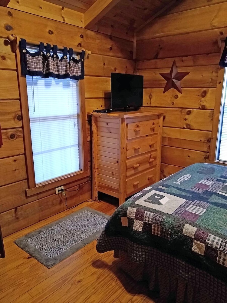 Bear Cabin - Big Bear Cabin Rentals 2 Bedroom/1 Bath Vacation Rental - Franklin