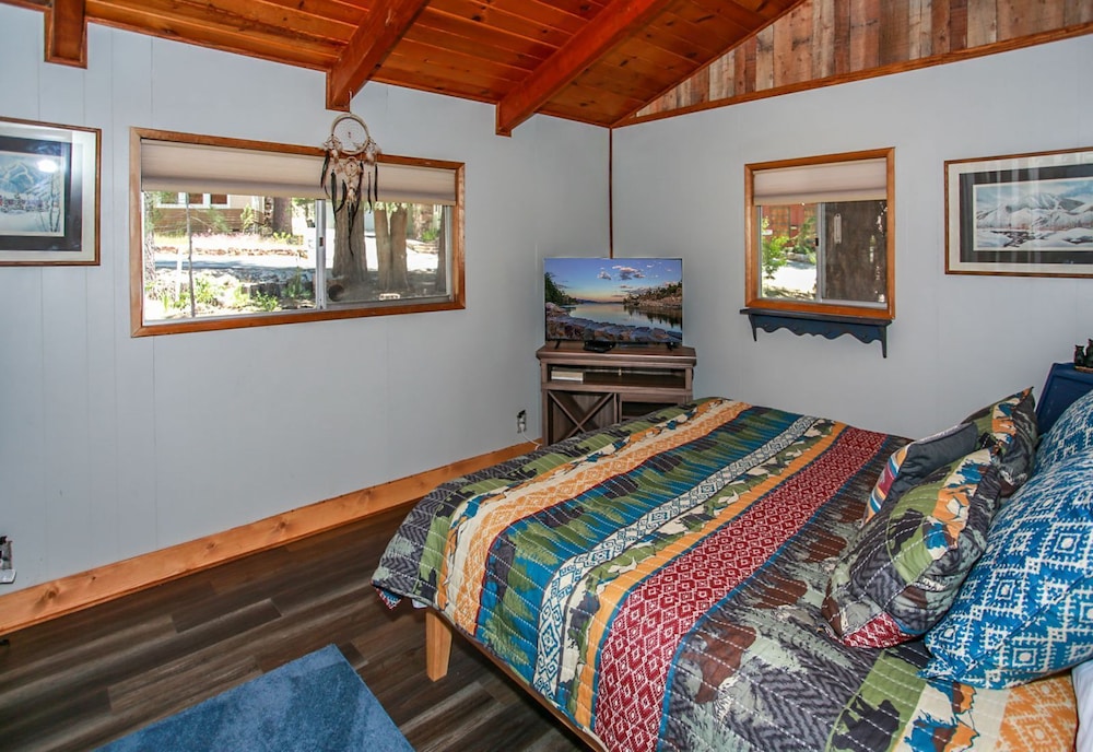 Little Big Pine: Cabina De 2 Dormitorios / 1 Ba En Big Bear Lake, Para 5 Personas - California