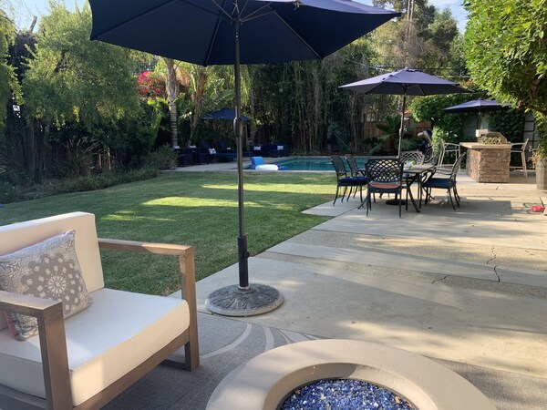 Resort Style Single Level Contemporary Home With Pool - Sugar Rush, Canoga Park