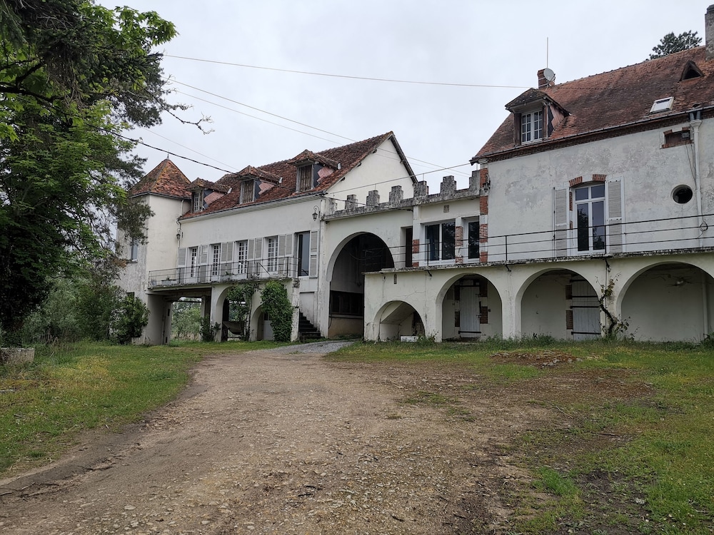 Domaine De Madagascar In Het Hart Van Brenne. Huis Van 400 M2. - Indre