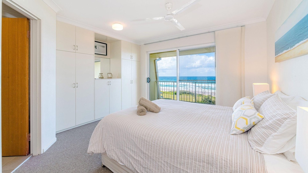 Pippi Beach Penthouse Unit With Pool, Spectacular Ocean Views - North Coast