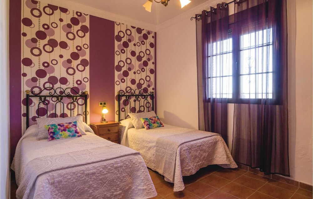 Four-Bedroom Holiday Home in Iznajar - Iznájar