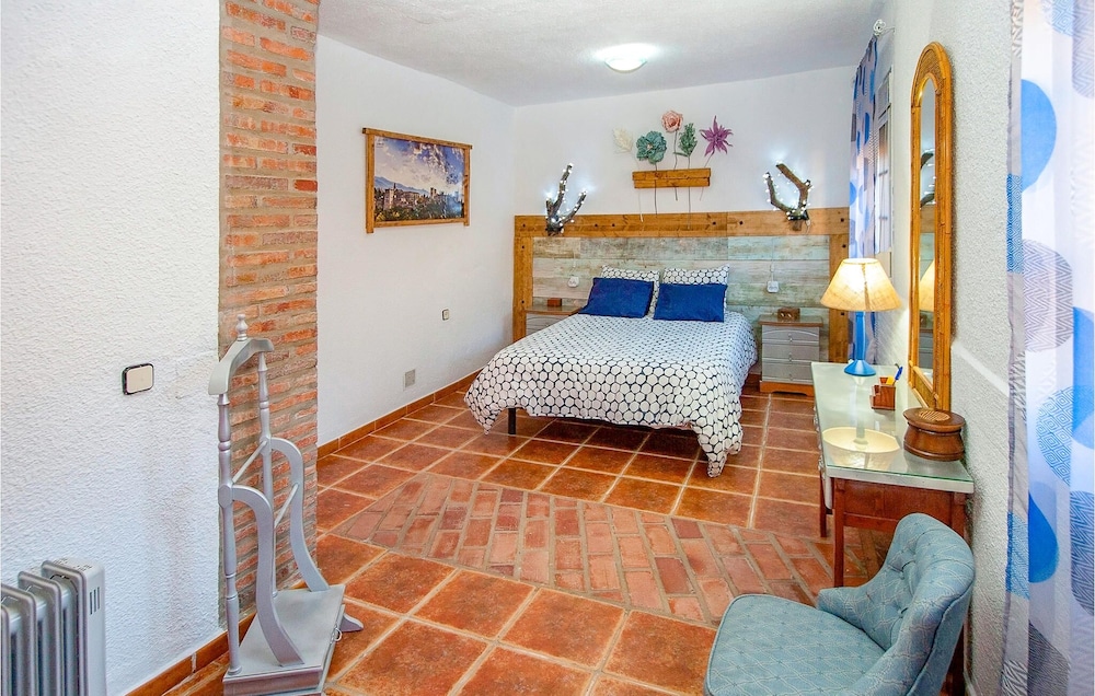 This Charming Country House Belongs To The Municipality Of Alhaurín De La Torre And The Metropolitan - Alhaurín de la Torre