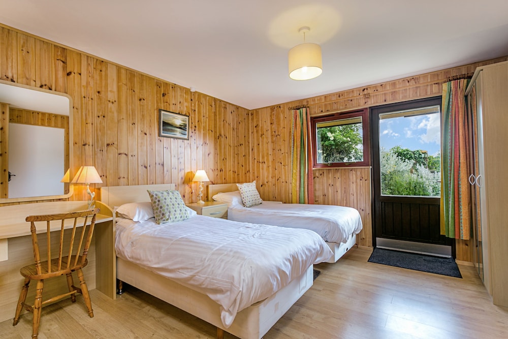 Four Star Wheelchair Accessible Lodge With Three Bedrooms And Two Bathrooms, Fabulous Views Yet Clos - Porlock