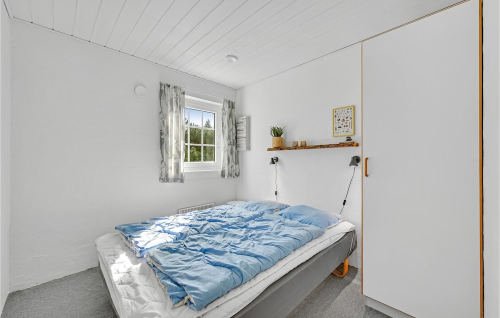 Only Two And A Half Kilometers From The Popular Seaside Resort Of Søndervig Lies This Cottage With I - Hvide Sande