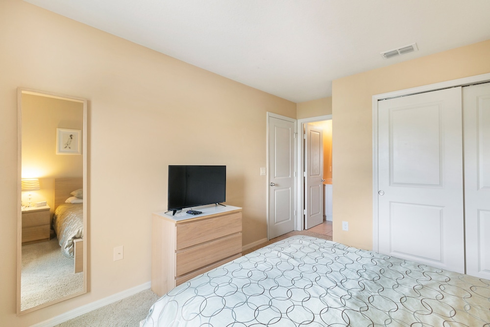 4 Bedrooms / 3 Bathrooms / Compass Bay (3167 Tc) - Orlando, FL
