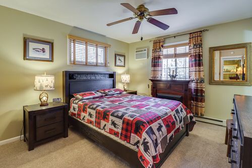 Split Rock Resort, Lake Harmony airbnb, hotels and vacation rentals