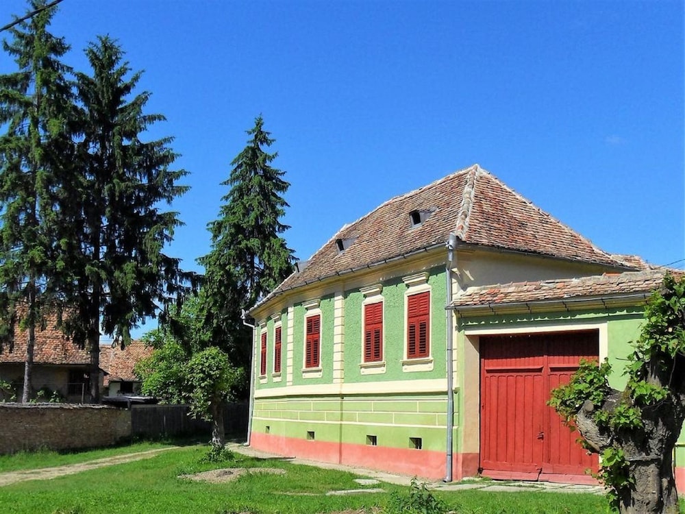 Experience The Countryside, Stay In A Traditional Saxon House In Transylvania - Transylvania