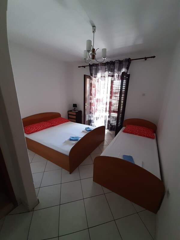 Two Bedroom Apartment With Terrace Podaca, Makarska (A-2612-b) - Brist