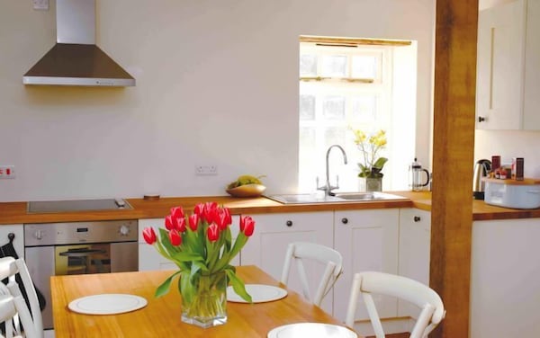 Rubens Barn -  A Cottage That Sleeps 4 Guests  In 2 Bedrooms - Midhurst