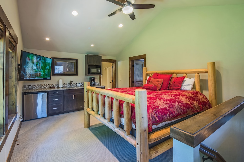 Luxurious Suncadia Retreat! Private W/hot Tub, Fire Pit, And Game Room! - Cle Elum, WA