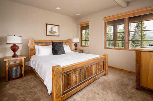 Mirror Lake, Gallatin Gateway airbnb, hotels and vacation rentals