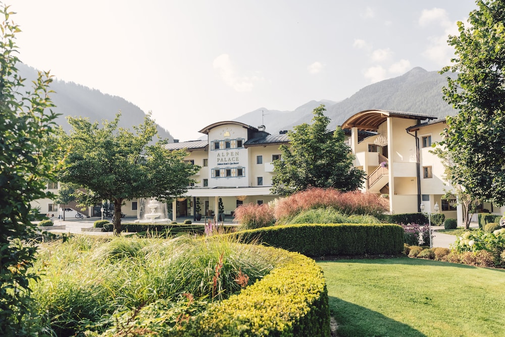 Alpenpalace Luxury Hideaway & Spa Retreat - Ahrntal