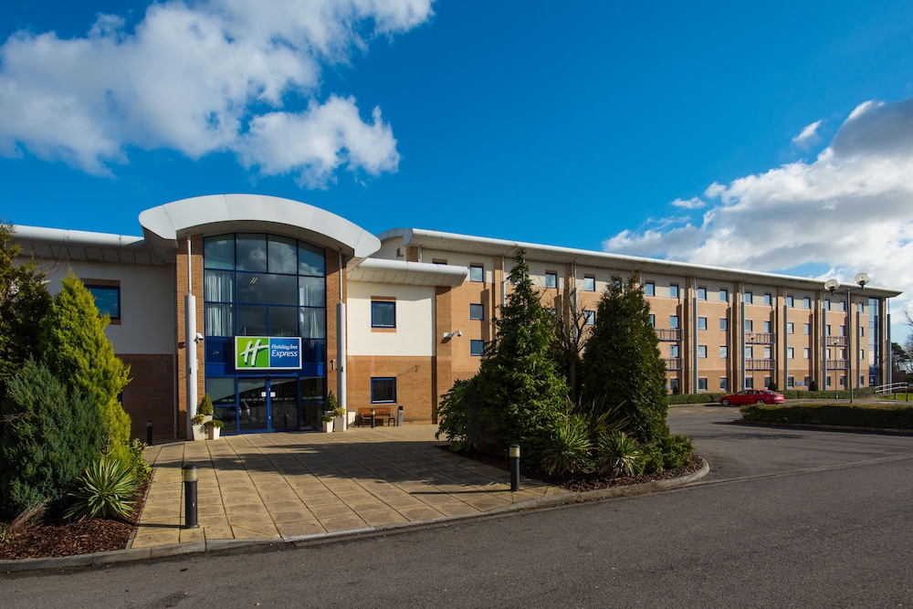 Holiday Inn Express Newport - Monmouthshire