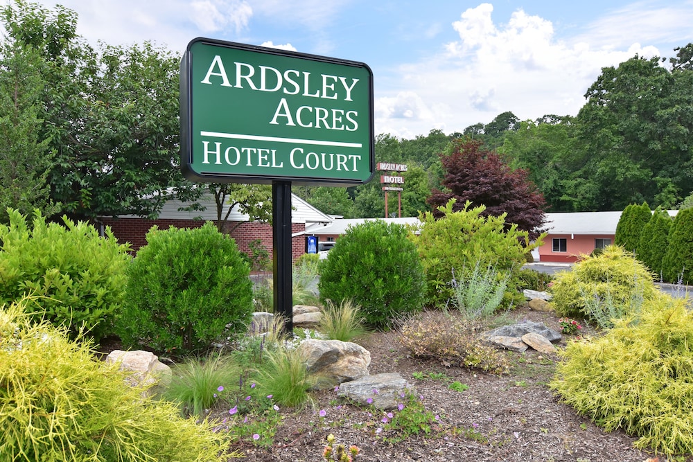 Ardsley Acres Hotel Court - Harrison, NY