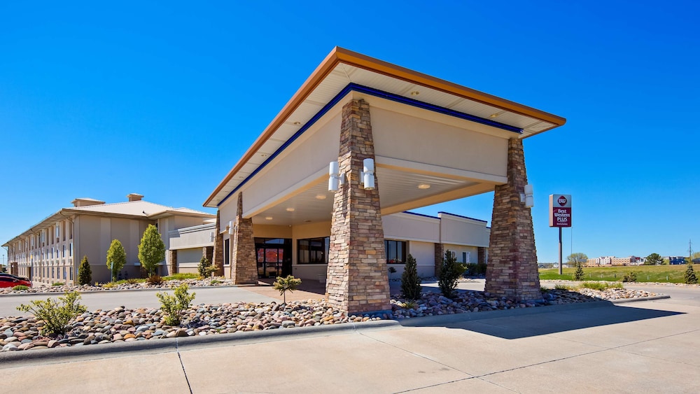 Best Western Plus Mid Nebraska Inn & Suites - Kearney, NE