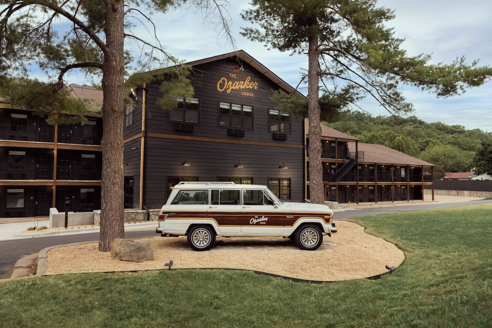 The Ozarker Lodge - Branson