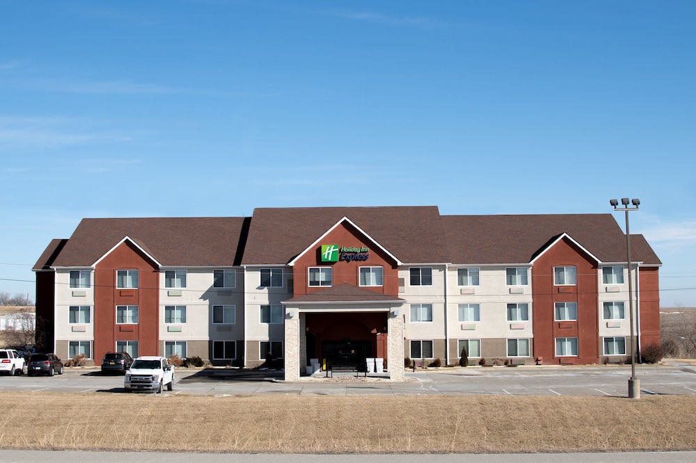 Holiday Inn Express Hotel & Suites Maryville - Maryville, MO