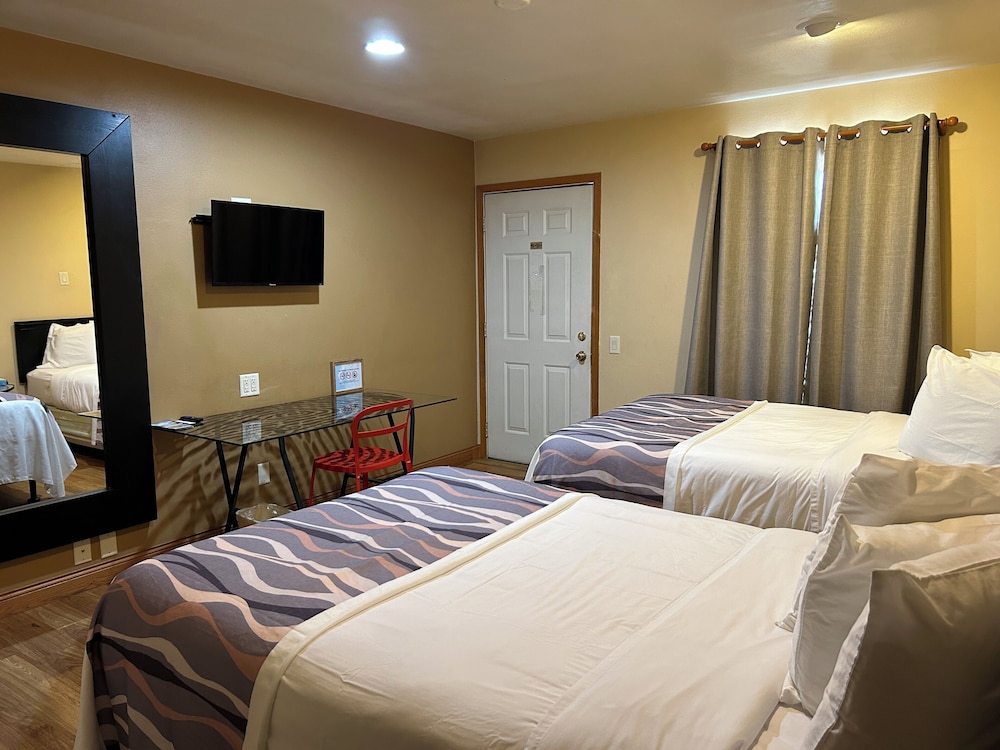 Valued Stay Mayflower - Madison, WI